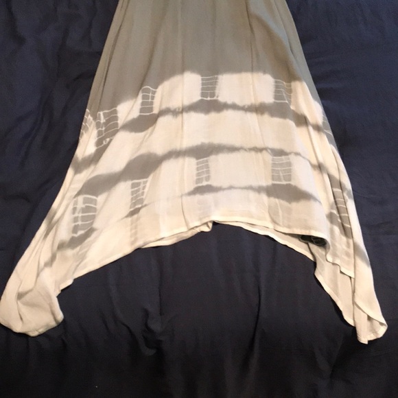 Francesca’s light green Flowy dress - Picture 4 of 5